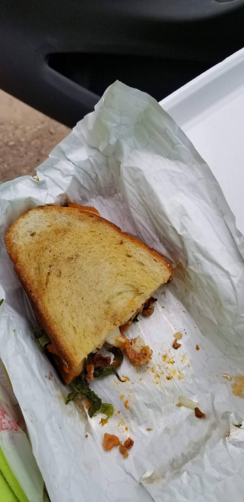 Mikes pit stop | restaurant | 330 E Center St, Coloma, MI 49038, USA | 2694686022 OR +1 269-468-6022