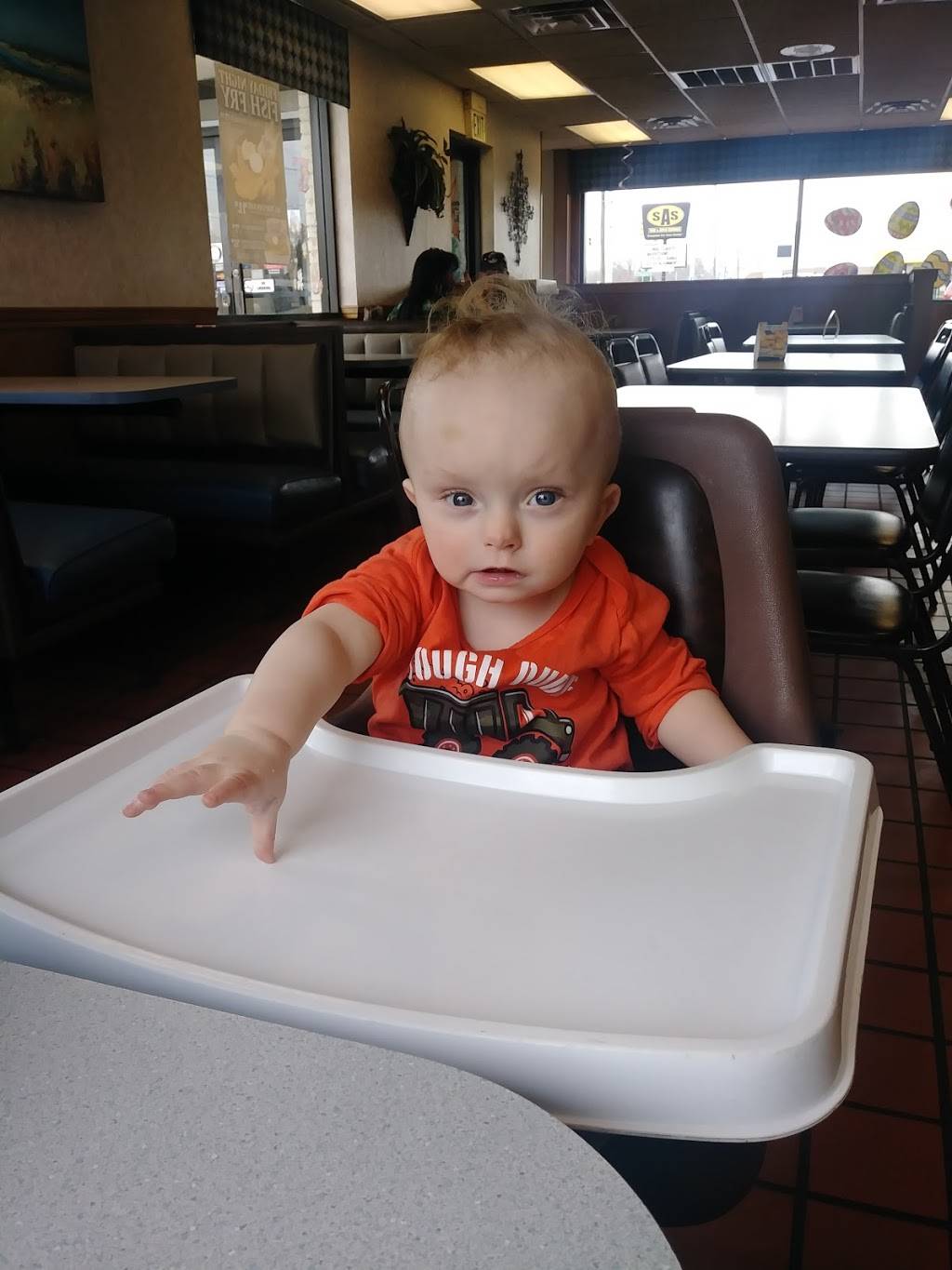 Penguin Point #20 | restaurant | 840 W Bristol St, Elkhart, IN 46514, USA | 5742645252 OR +1 574-264-5252