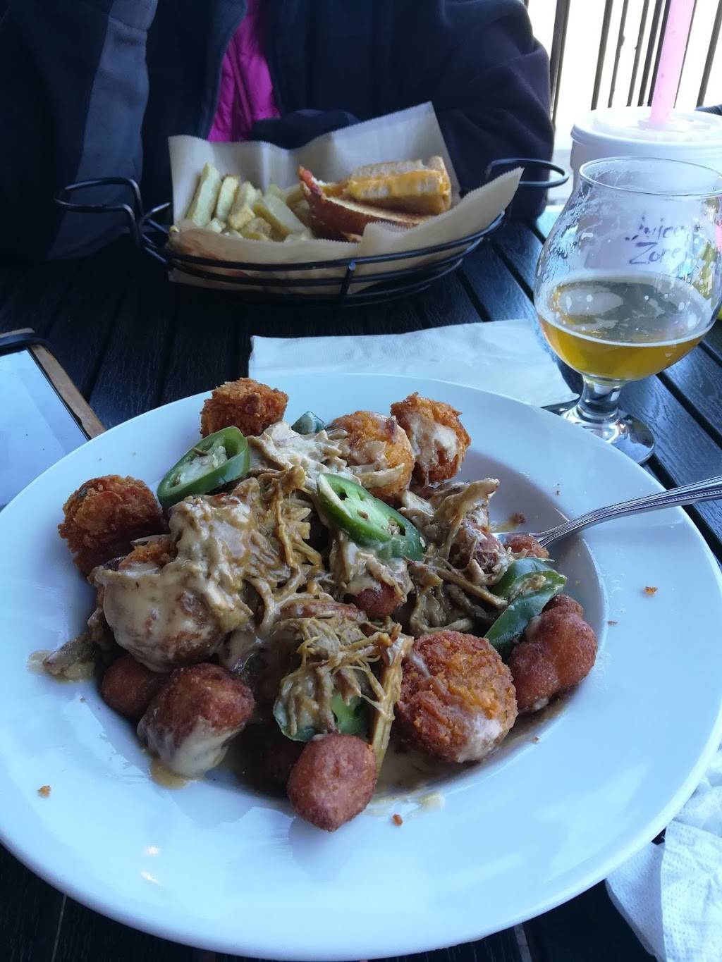 The Growler | restaurant | 515 San Ramon Valley Blvd, Danville, CA 94526, USA | 9259842706 OR +1 925-984-2706