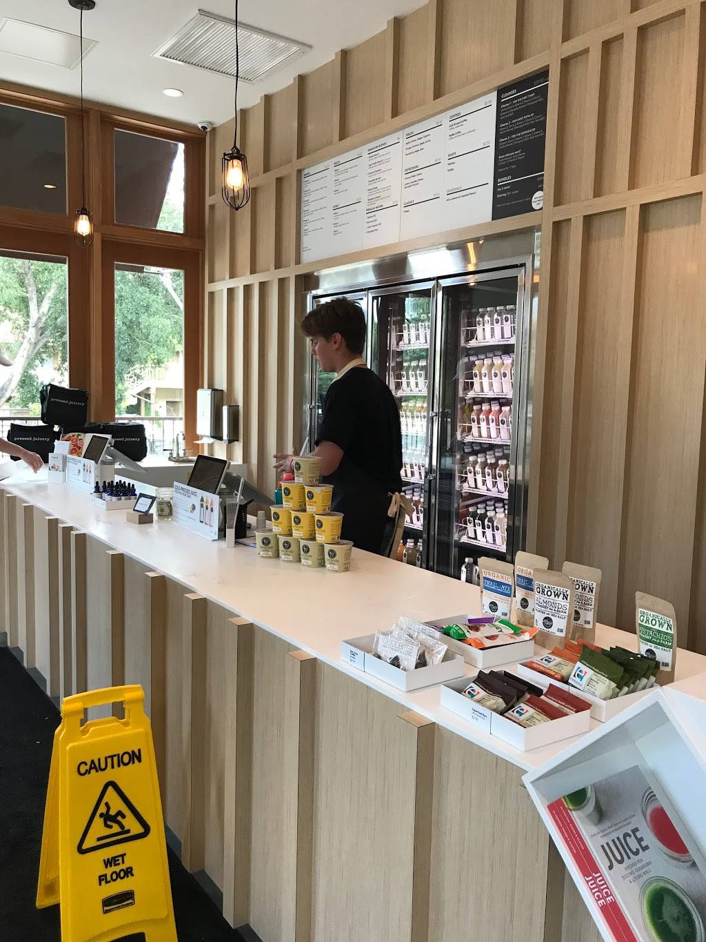 Pressed Juicery | restaurant | 23500 Park Sorrento, Calabasas, CA 91302, USA | 8182258985 OR +1 818-225-8985