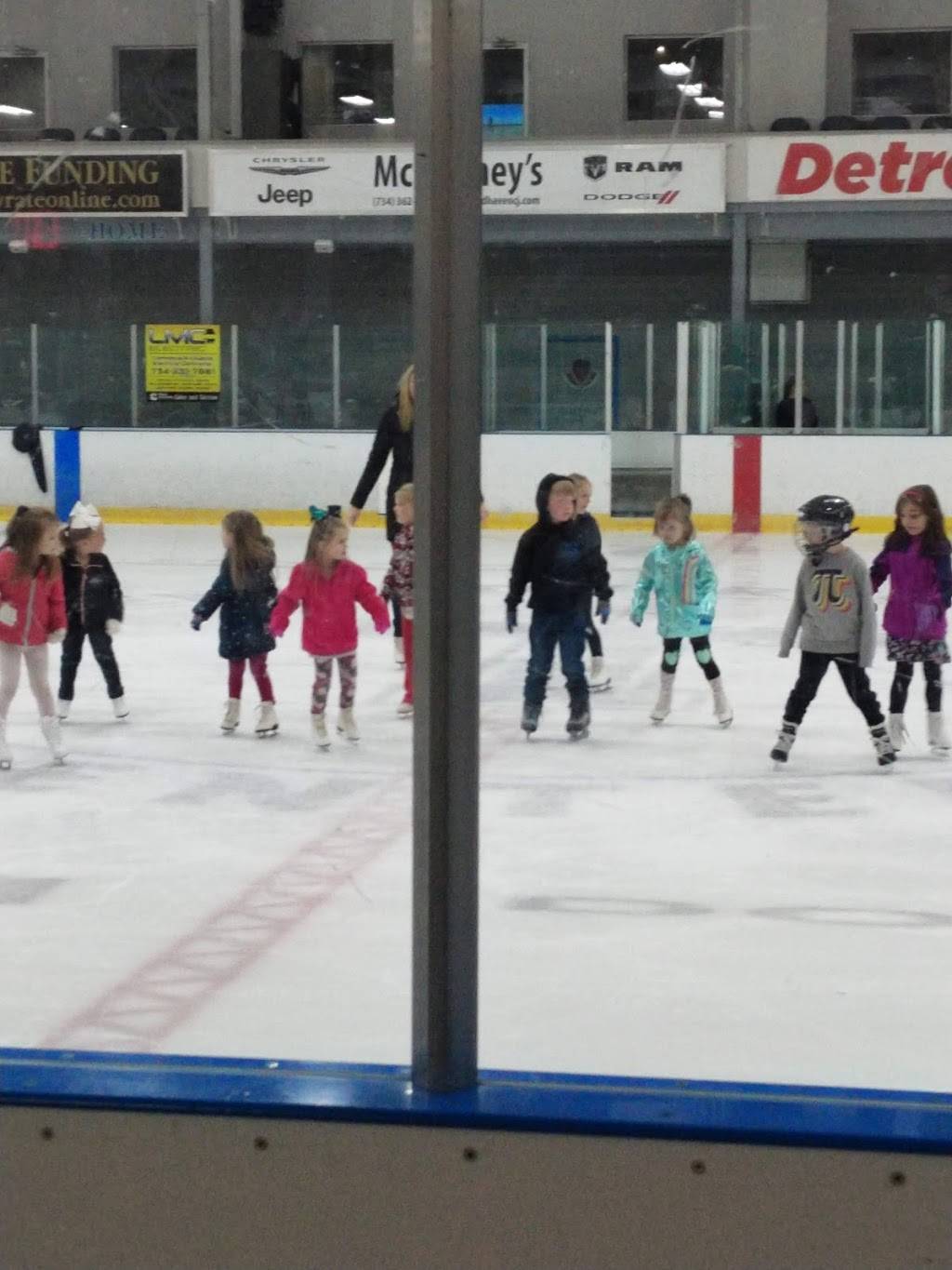 Kennedy Recreation Center | restaurant | 3101 West Rd, Trenton, MI 48183, USA | 7346757300 OR +1 734-675-7300