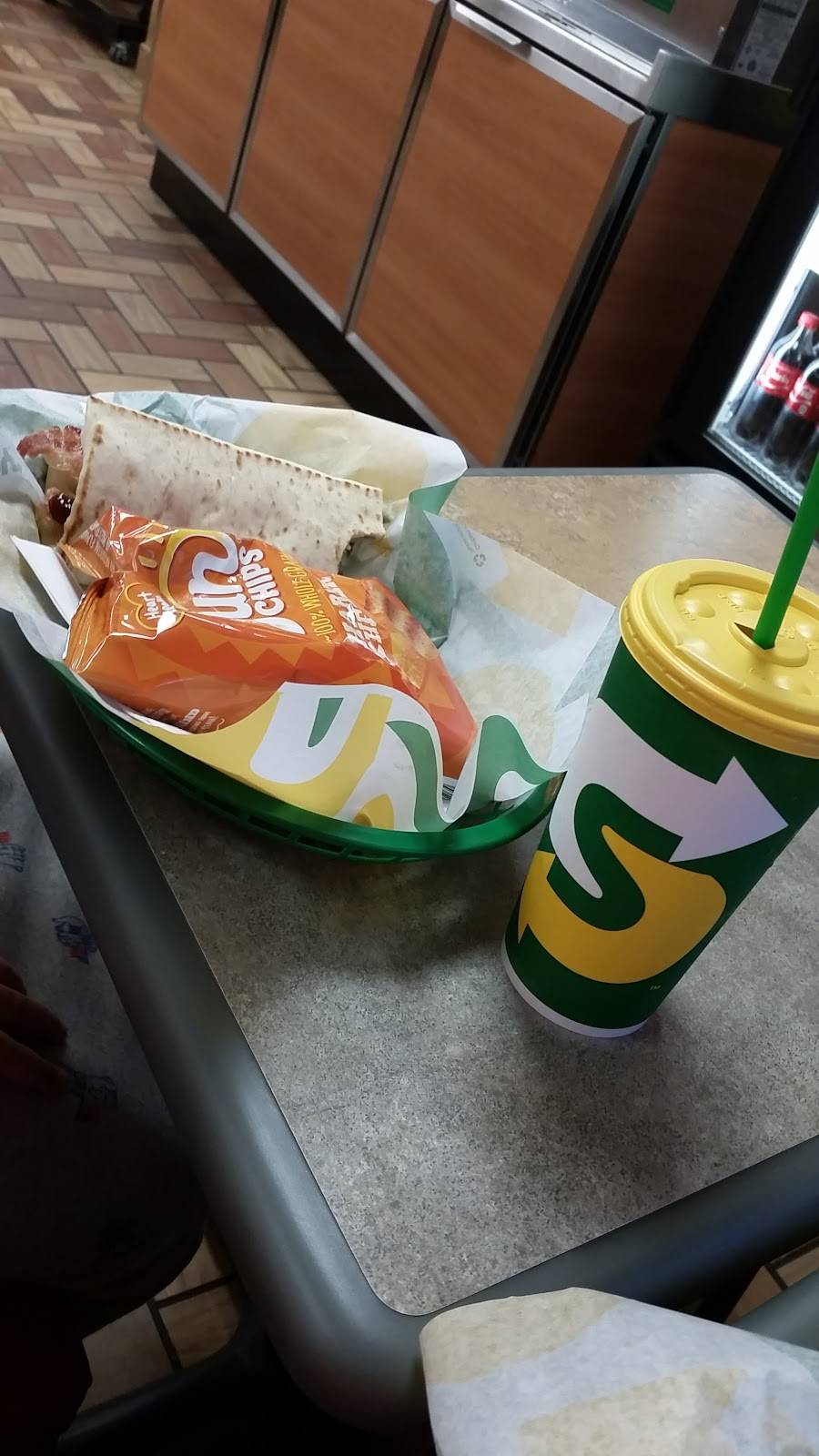 Subway | restaurant | 101 W Main St, Greentown, IN 46936, USA | 7656280410 OR +1 765-628-0410