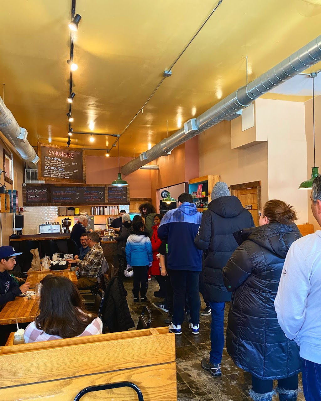 Ninis Deli | cafe | 543 N Noble St, Chicago, IL 60642, USA | 3123662937 OR +1 312-366-2937