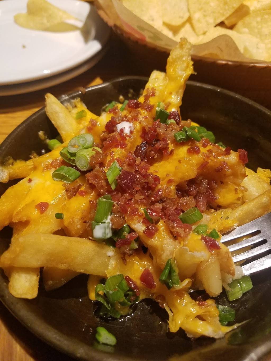 Chilis Grill & Bar | restaurant | 12017 Indian River Rd, DIberville, MS 39540, USA | 2283961266 OR +1 228-396-1266