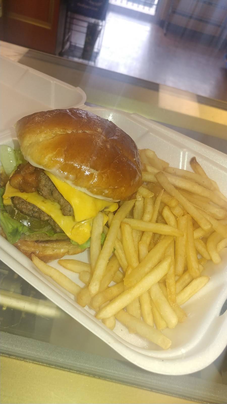 Mikes Red Hots | restaurant | 6914 N Teutonia Ave, Milwaukee, WI 53209, USA | 4142287080 OR +1 414-228-7080