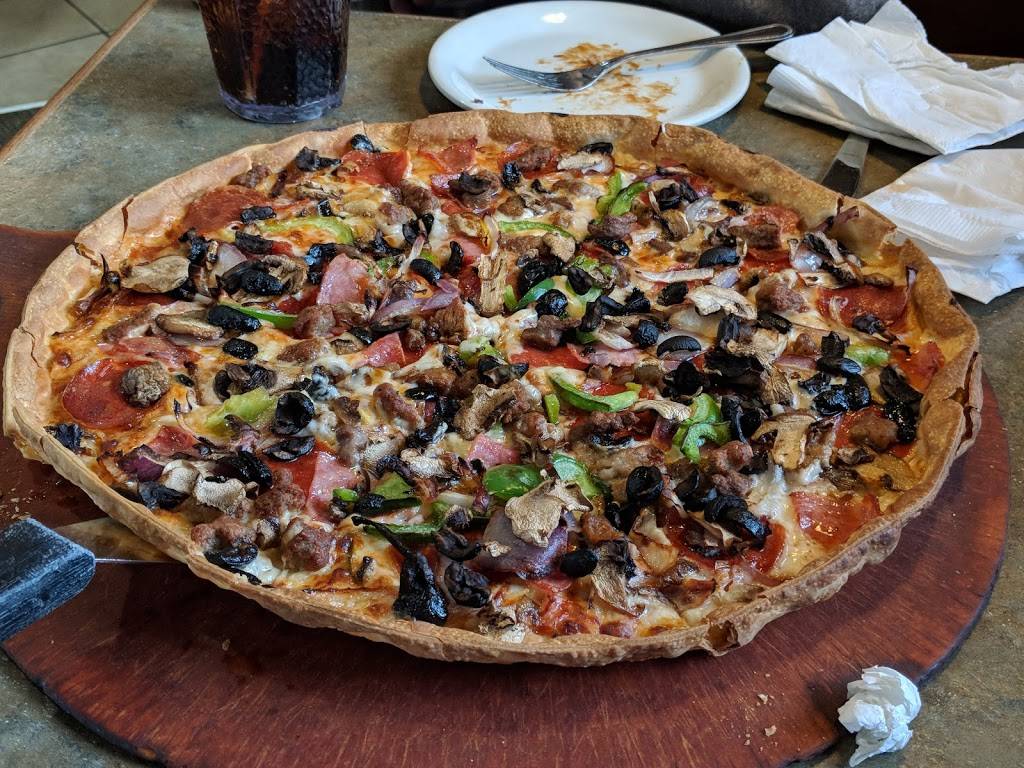 Pizza Hut | restaurant | 61 Old Country Rd, Westbury, NY 11590, USA | 5163347251 OR +1 516-334-7251