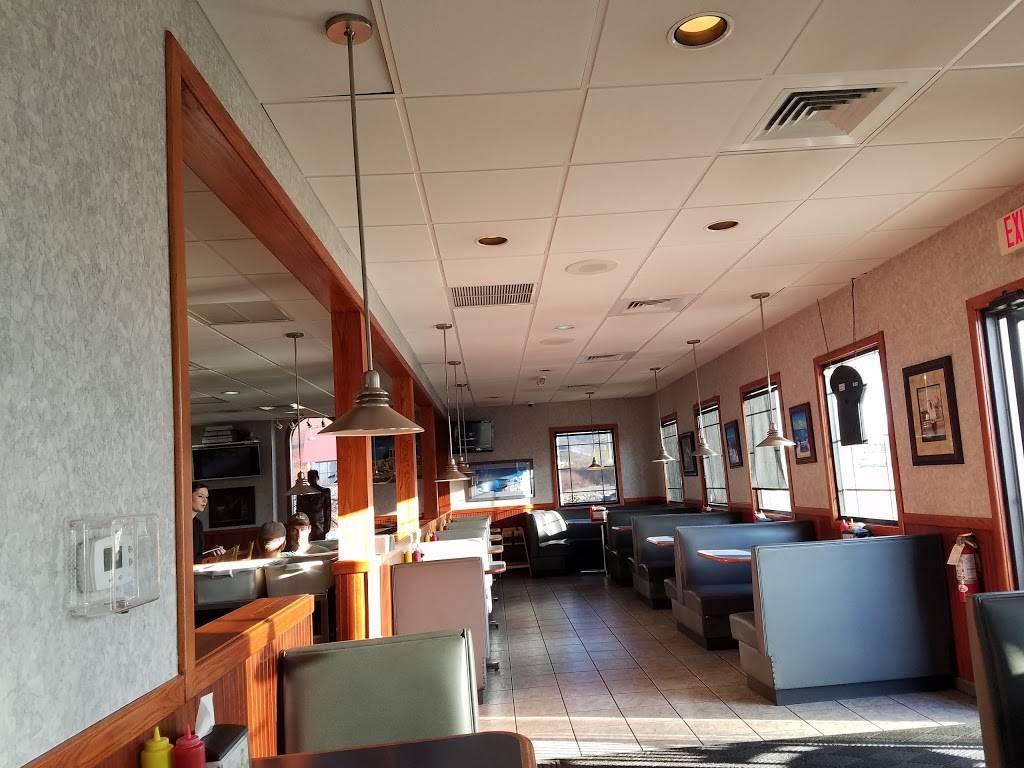 Jesss Lunch | restaurant | 57 E Market St, Harrisonburg, VA 22801, USA | 5404348280 OR +1 540-434-8280