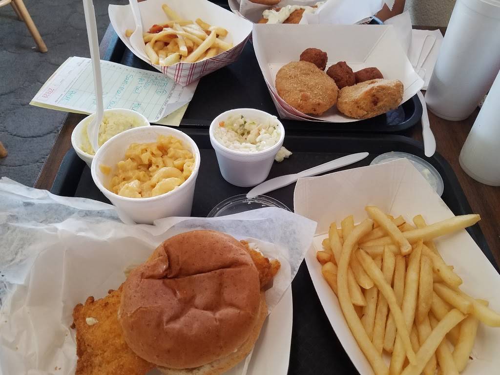 Fishery | restaurant | 3624 Lexington Rd, Louisville, KY 40207, USA | 5028951188 OR +1 502-895-1188