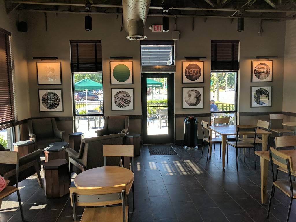 Starbucks | cafe | 27178 Lorain Rd, North Olmsted, OH 44070, USA | 4407777020 OR +1 440-777-7020