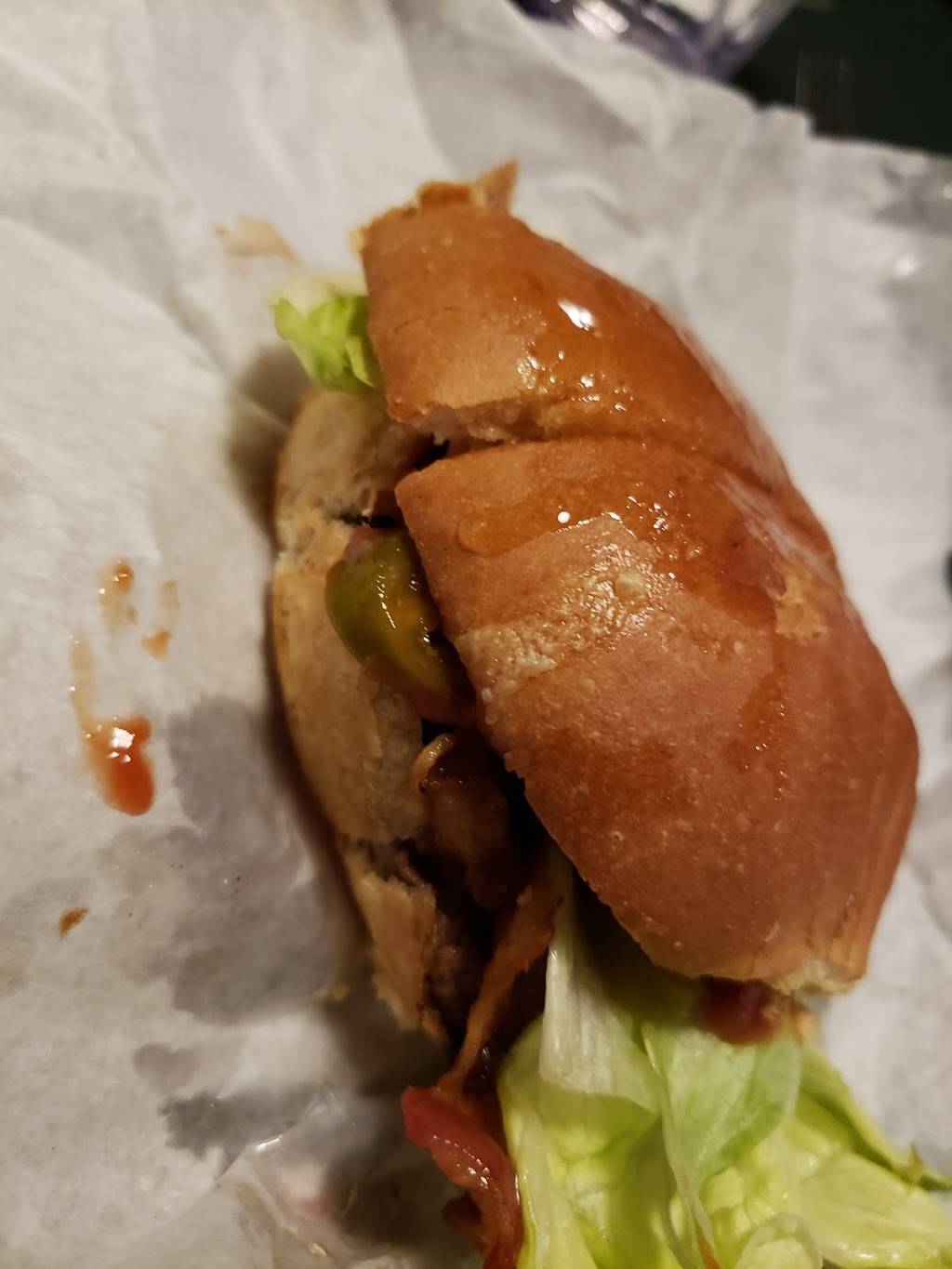 Krolls West | restaurant | 1990 S Ridge Rd, Ashwaubenon, WI 54304, USA | 9204971111 OR +1 920-497-1111