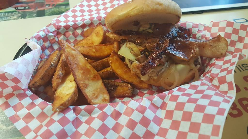 Tackers Shake Shack | restaurant | 409 E Military Rd #1701, Marion, AR 72364, USA | 8707393943 OR +1 870-739-3943