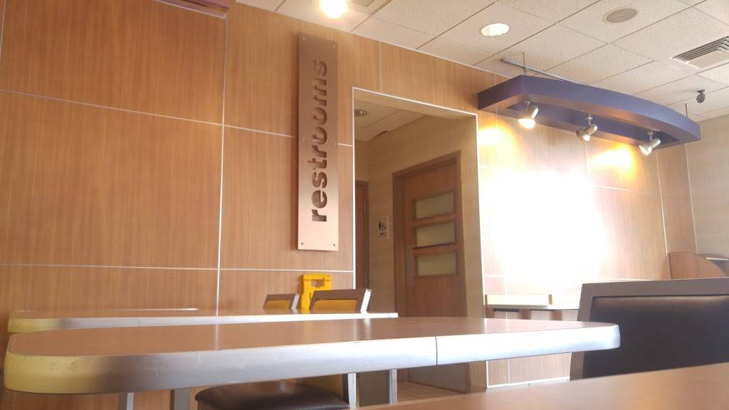 McDonalds | cafe | 5344 N Port Washington Rd, Glendale, WI 53217, USA | 4149061443 OR +1 414-906-1443