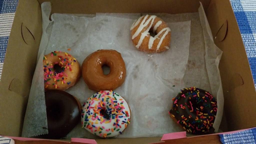 Joy Donuts | restaurant | 20010 US-441, Mt Dora, FL 32757, USA | 3306920035 OR +1 330-692-0035