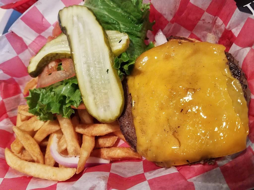 1877 Pub & Grub | restaurant | 116 1st Ave S, Conover, NC 28613, USA | 8289944836 OR +1 828-994-4836