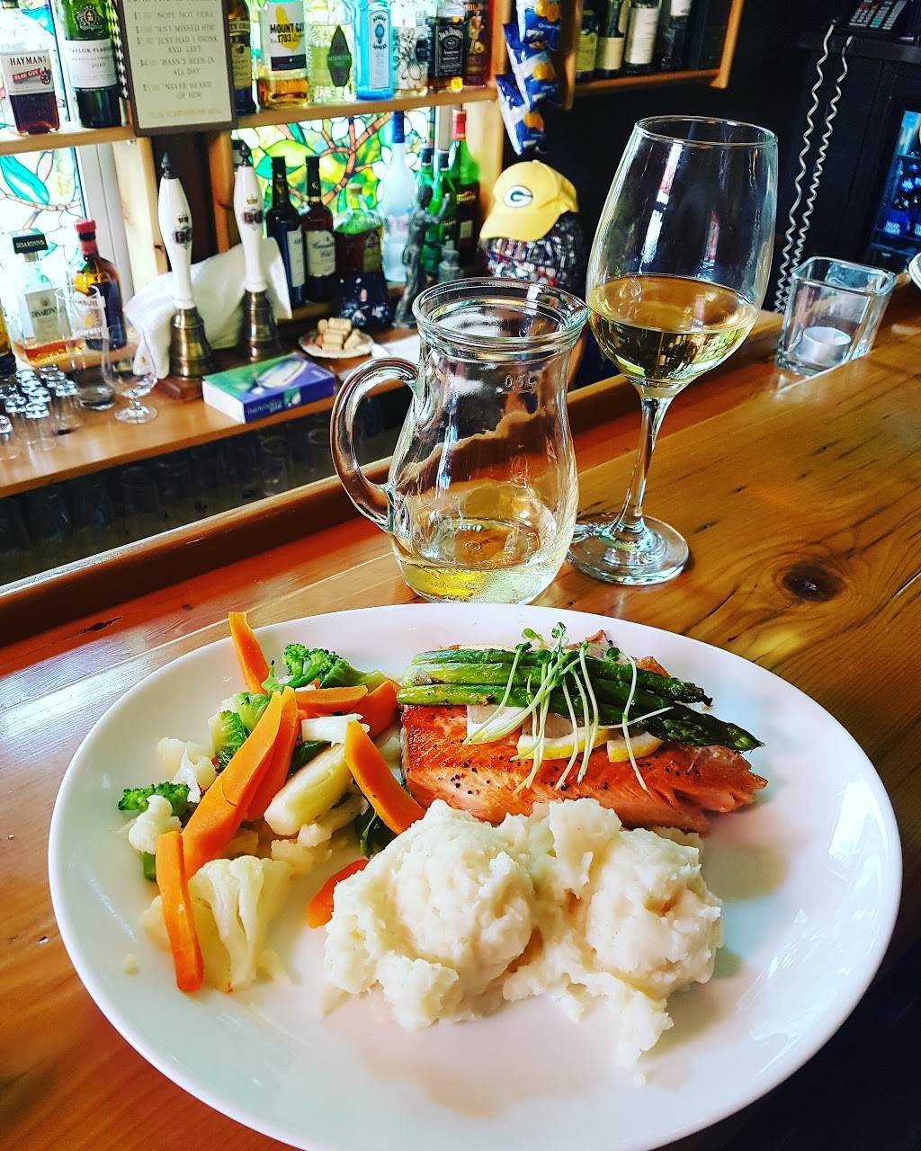 Forge & Thistle | restaurant | 48 Albert St S, Southampton, ON N0H 2L0, Canada | 5194834848 OR +1 519-483-4848