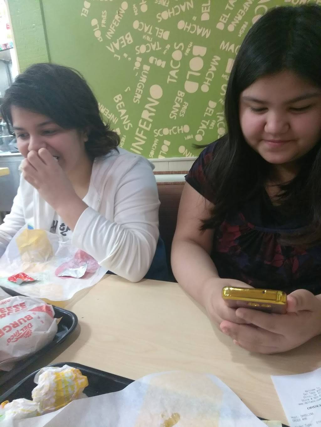 Del Taco | meal takeaway | 5740 Riverside Dr, Chino, CA 91710, USA | 9096275917 OR +1 909-627-5917