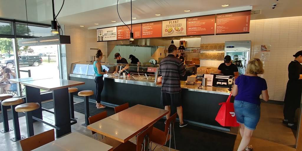 Chipotle Mexican Grill | restaurant | 2901 Major MacKenzie Dr W C, Maple, ON L6A 3N9, Canada | 9053033365 OR +1 905-303-3365