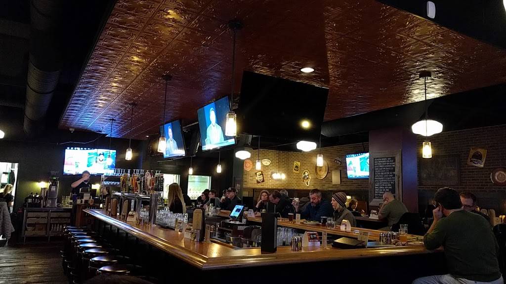 Crooked Pint Ale House | restaurant | 1402 W Arrowhead Rd Suite 100, Duluth, MN 55811, USA | 2184644129 OR +1 218-464-4129