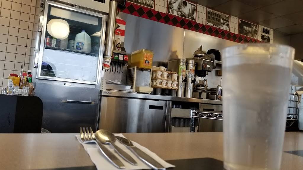 Waffle House | meal takeaway | 100 Getty Ln, Winchester, VA 22603, USA | 5406625051 OR +1 540-662-5051