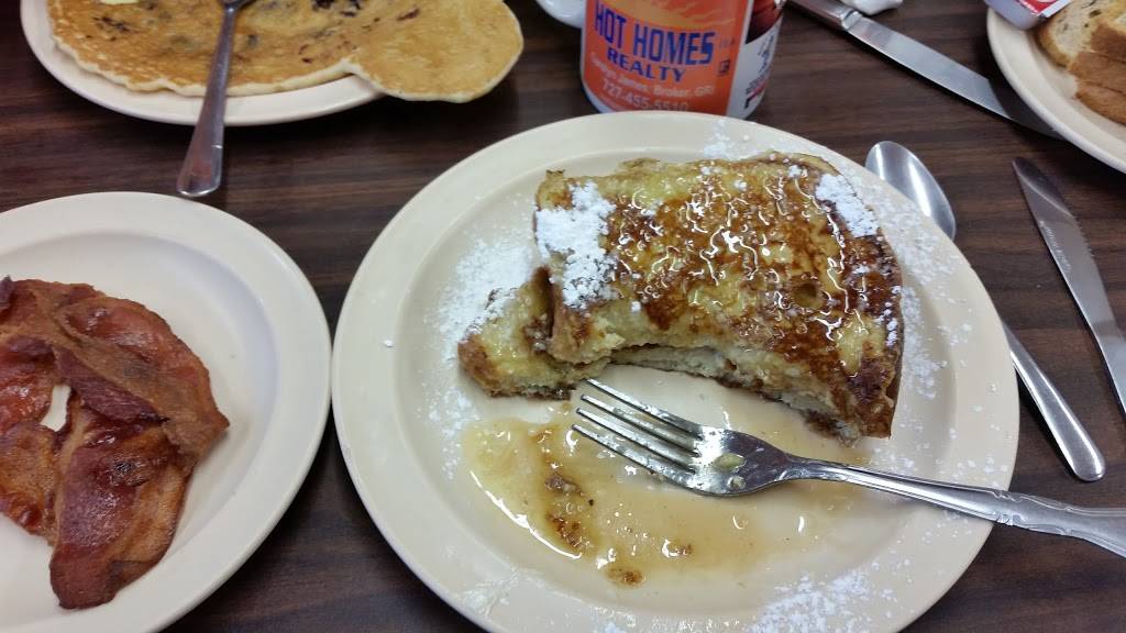 Brendas On the Causeway | restaurant | 314 Causeway Blvd, Dunedin, FL 34698, USA | 7277341405 OR +1 727-734-1405