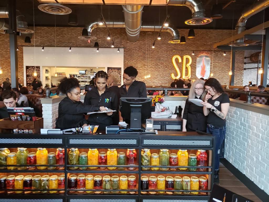 Smokey Bones | restaurant | 6690 E State St, Rockford, IL 61108, USA | 8155161291 OR +1 815-516-1291