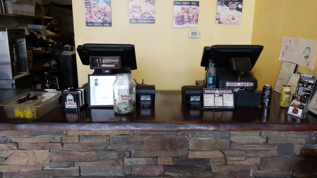 Burger Junkies | restaurant | 415 E Avenida Pico, San Clemente, CA 92672, USA | 9494985865 OR +1 949-498-5865