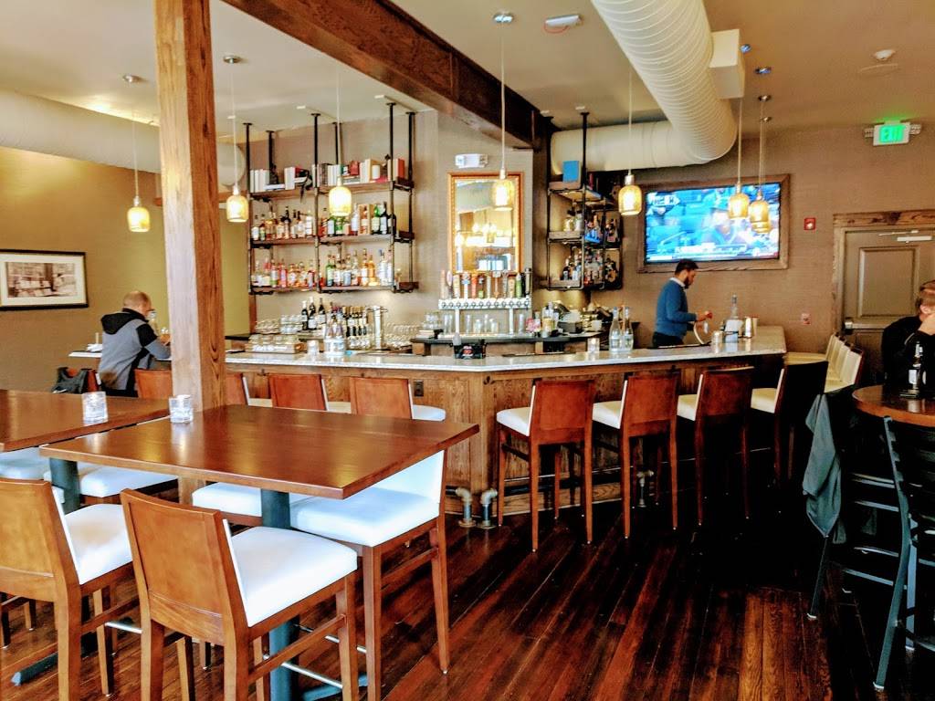 Gaslight Bar and Grill | restaurant | 351 Ludlow Ave, Cincinnati, OH 45220, USA | 5138613663 OR +1 513-861-3663