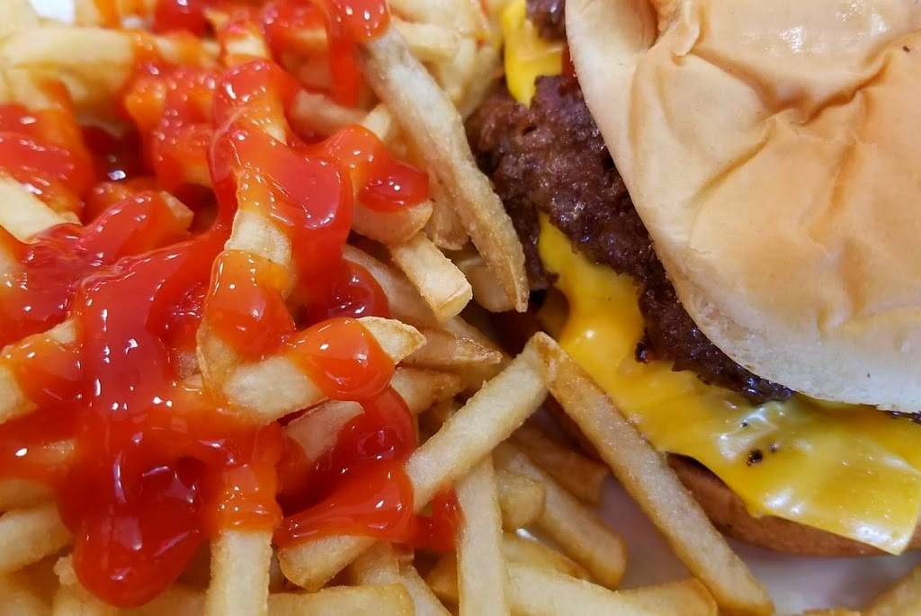 Steak n Shake | restaurant | 677 Gravois Bluffs Blvd, Fenton, MO 63026, USA | 6363494538 OR +1 636-349-4538