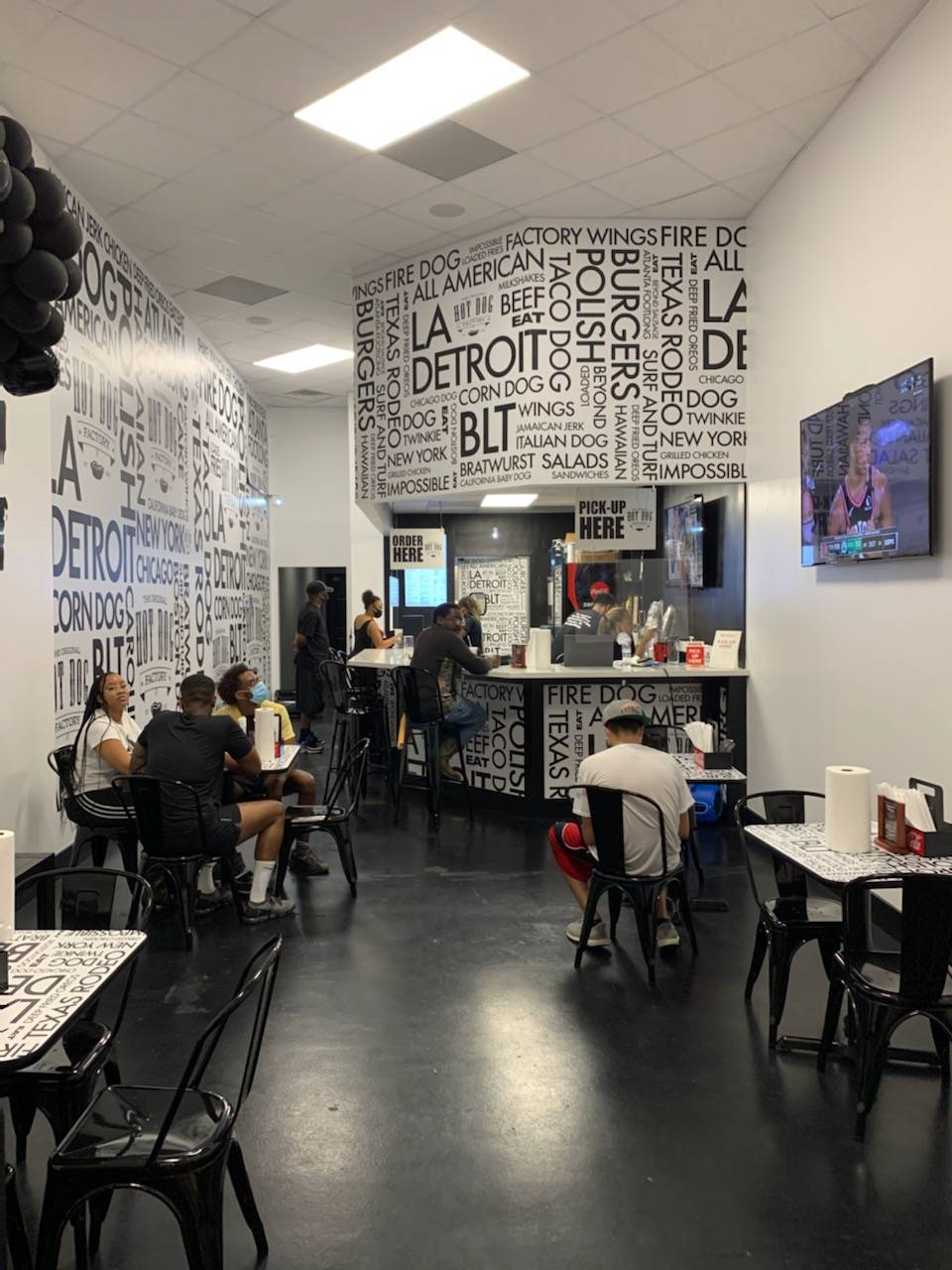 The Original Hot Dog Factory | restaurant | 920 Studemont St Suite 300, Houston, TX 77007, USA | 7138613647 OR +1 713-861-3647