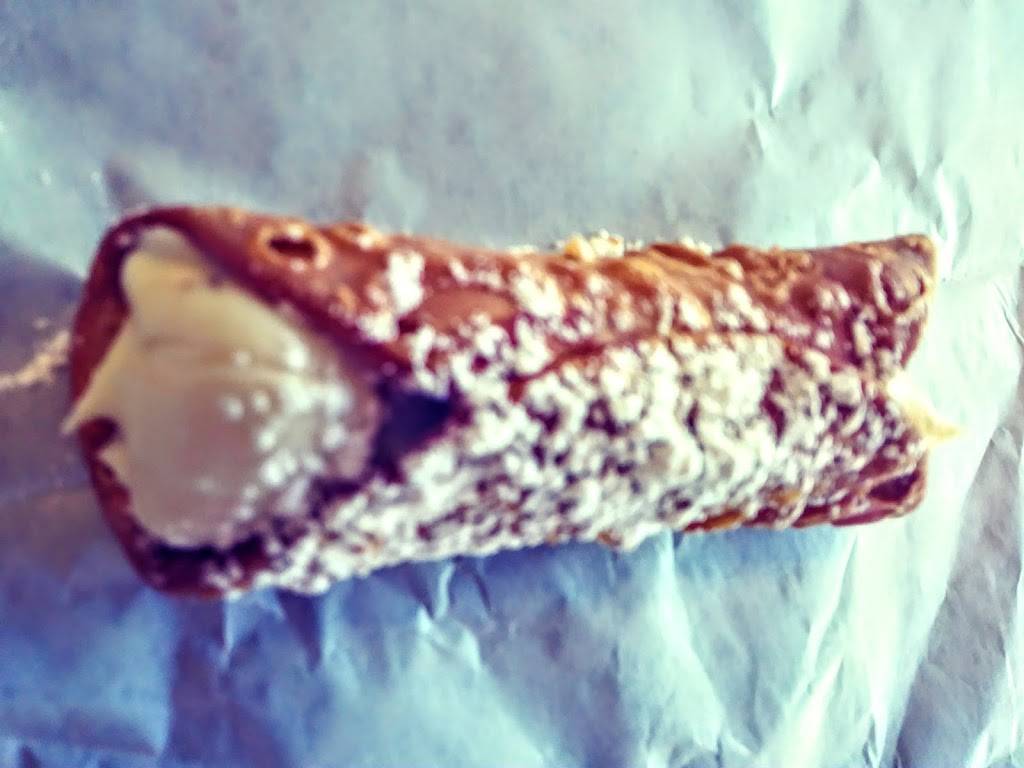 Ippolito Italian Deli | restaurant | 14100 Walsingham Rd, Largo, FL 33774, USA | 7275931037 OR +1 727-593-1037