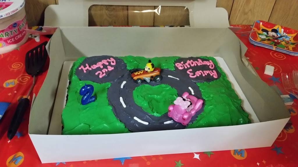 Family Pizzeria | restaurant | 818 N Sterling Ave, Veedersburg, IN 47987, USA | 7652940023 OR +1 765-294-0023