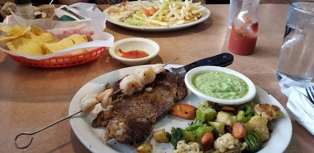 Chicken n Salsa | restaurant | 122 N Weinbach Ave, Evansville, IN 47711, USA | 8123033004 OR +1 812-303-3004