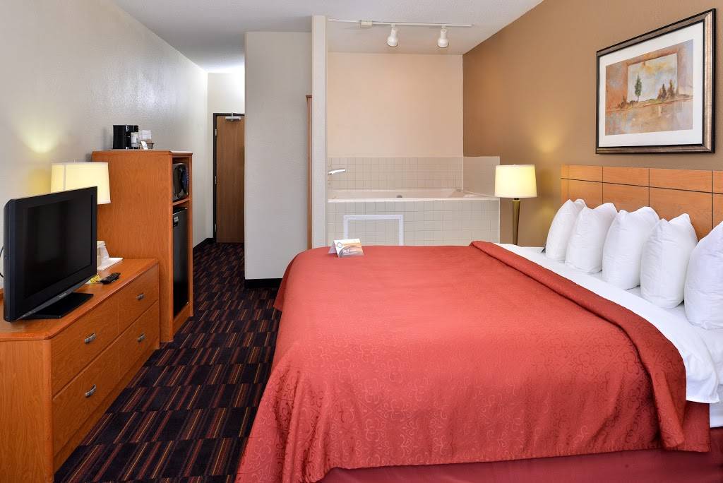 Quality Inn | restaurant | 209 W 9th St, Coralville, IA 52241, USA | 3198006023 OR +1 319-800-6023