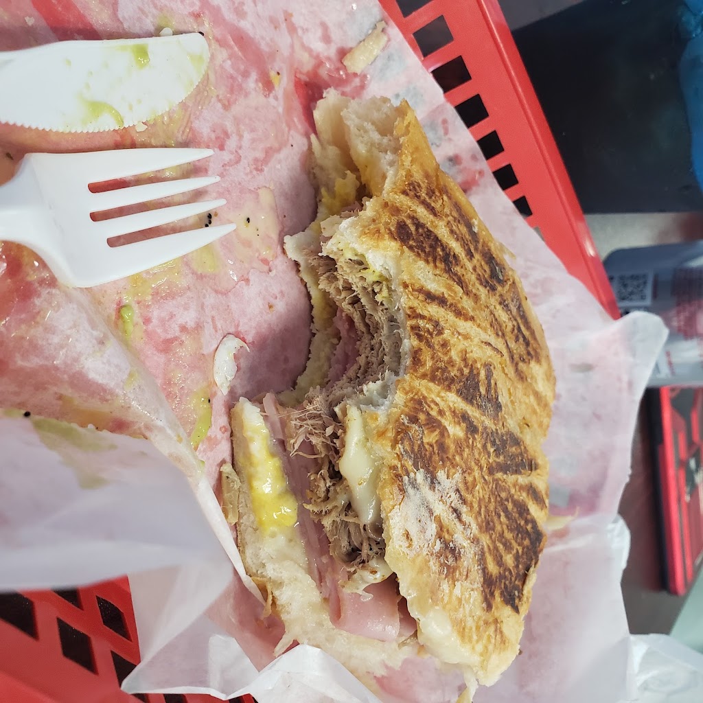 Tonys Latin Cravings | restaurant | 7194 Seminole Blvd, Seminole, FL 33772, USA | 7278277344 OR +1 727-827-7344