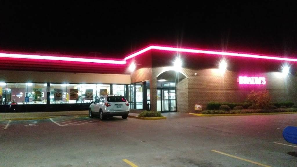 Braums Ice Cream & Burger Restaurant | restaurant | 2028 S 4th St, Chickasha, OK 73018, USA | 4052247313 OR +1 405-224-7313