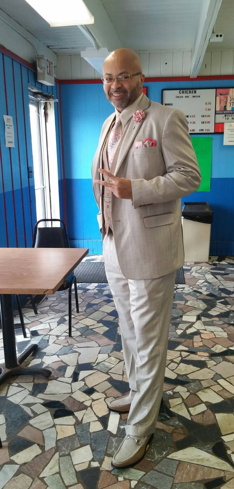 Rays Shrimp House | restaurant | 3770 Grant St, Gary, IN 46408, USA | 2198845707 OR +1 219-884-5707