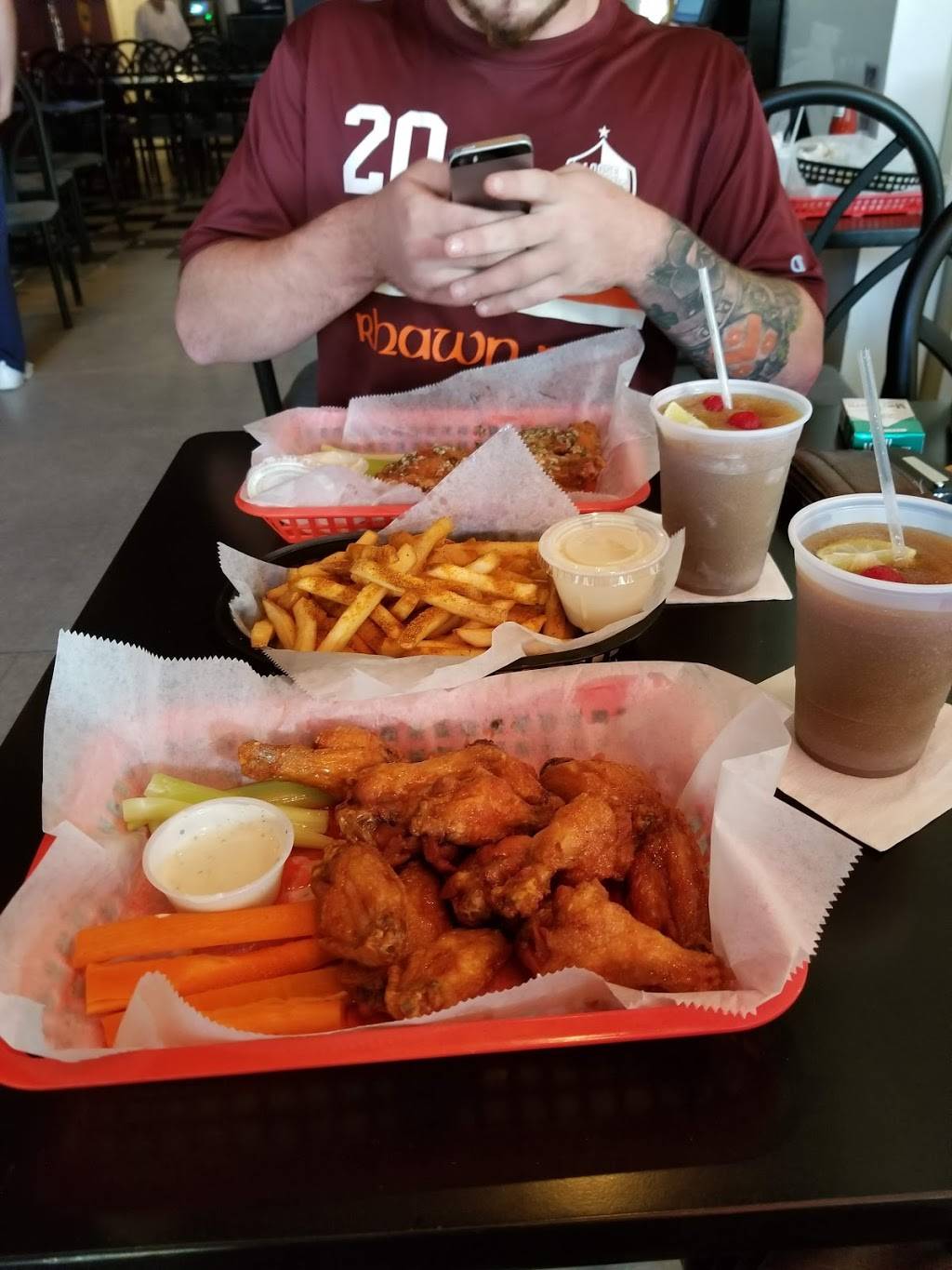 Reales Restaurant & Bar | restaurant | 7233 Frankford Ave, Philadelphia, PA 19135, USA | 2153326374 OR +1 215-332-6374