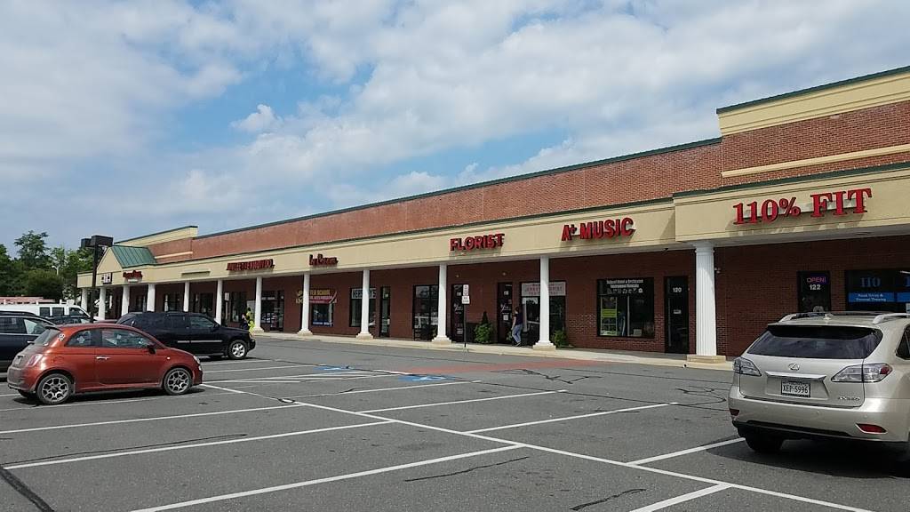 Hersheys Ice Cream • Hersheys Shake Shop | restaurant | 700 Fieldstone Dr NE #114, Leesburg, VA 20176, USA | 7036873982 OR +1 703-687-3982