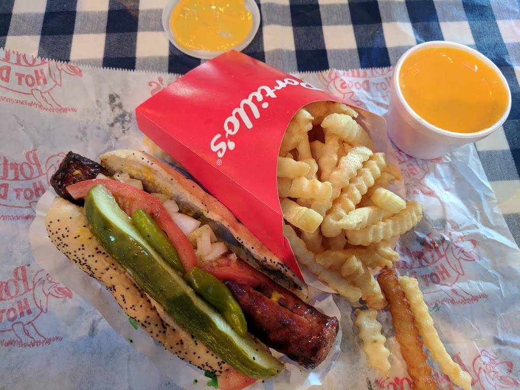 Portillos Hot Dogs | meal takeaway | 221 E Townline Rd, Vernon Hills, IL 60061, USA | 8473677290 OR +1 847-367-7290