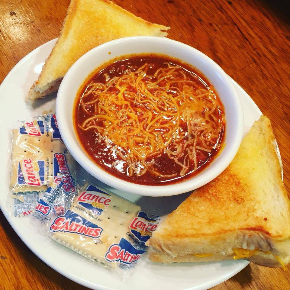 The Hideout | meal delivery | 1141 Staunton Turnpike, Parkersburg, WV 26104, USA | 3042120000 OR +1 304-212-0000