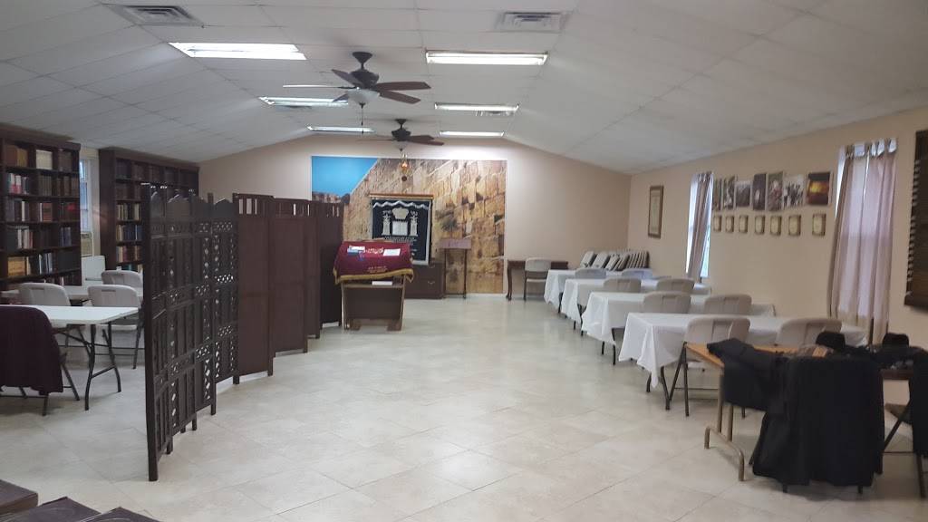 Chabad Jewish Student Center USF | restaurant | 13207 N 52nd St, Tampa, FL 33617, USA | 8138323018 OR +1 813-832-3018