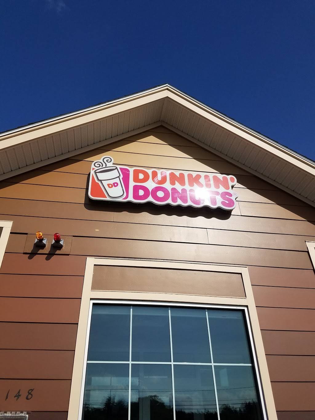 Dunkin | bakery | 148 Charlestown Rd, Claremont, NH 03743, USA | 6032878373 OR +1 603-287-8373