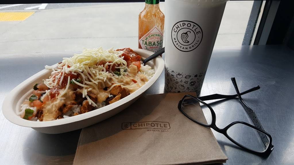 Chipotle Mexican Grill | restaurant | 1923 Springwood Rd, York, PA 17403, USA | 7176503081 OR +1 717-650-3081