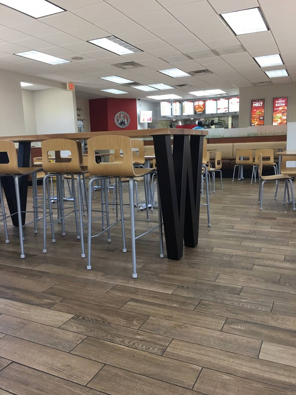 Wendys | restaurant | 3911 Matlock Rd, Arlington, TX 76015, USA | 8174225539 OR +1 817-422-5539