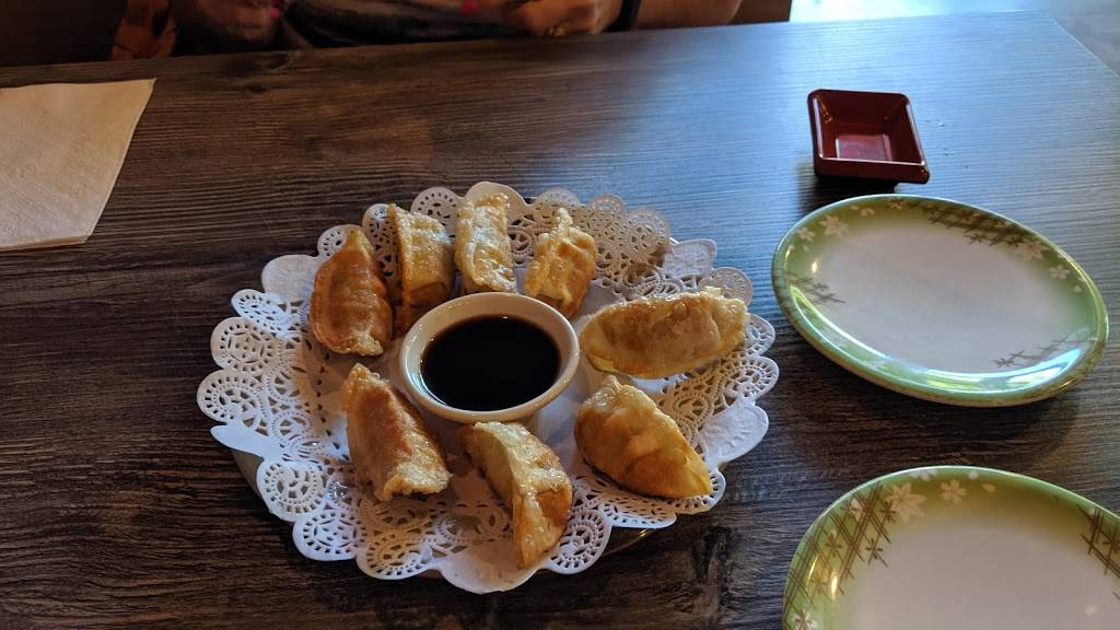 Momiji | restaurant | 913 NE Hwy 99 W #A, McMinnville, OR 97128, USA | 9712612194 OR +1 971-261-2194