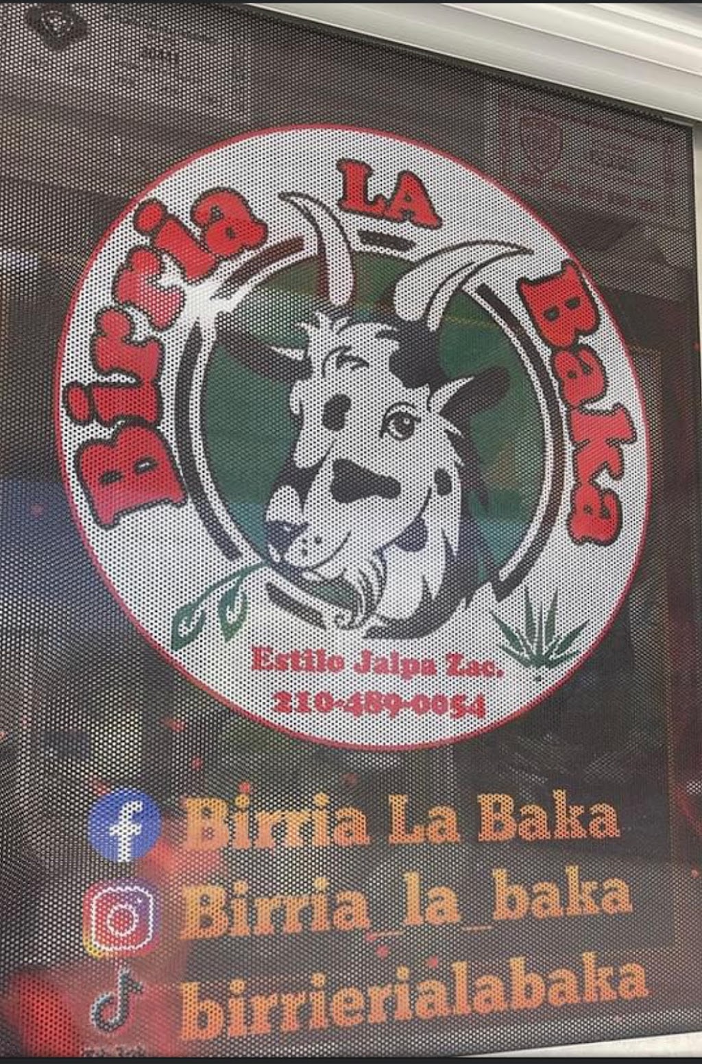 Birrieria La Baka | restaurant | 8509 Culebra Rd, San Antonio, TX 78251, USA | 2104890054 OR +1 210-489-0054