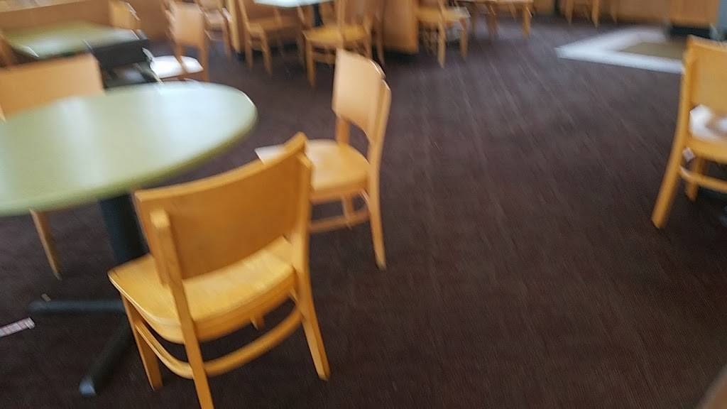 Wendys | restaurant | 588 Washington St, South Easton, MA 02375, USA | 5082385191 OR +1 508-238-5191