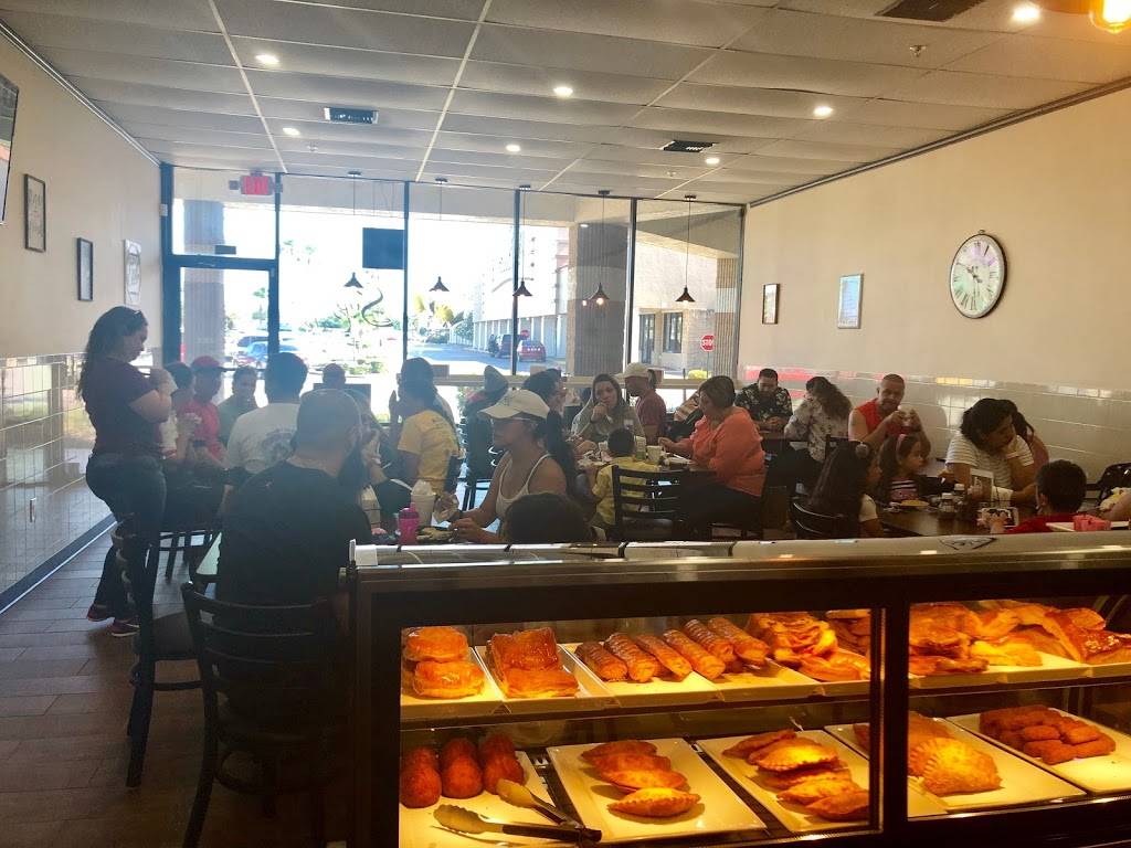 Sophie’s Cafe | restaurant | 120 Sebring Square.., Sebring, FL 33870, USA | 8634515996 OR +1 863-451-5996