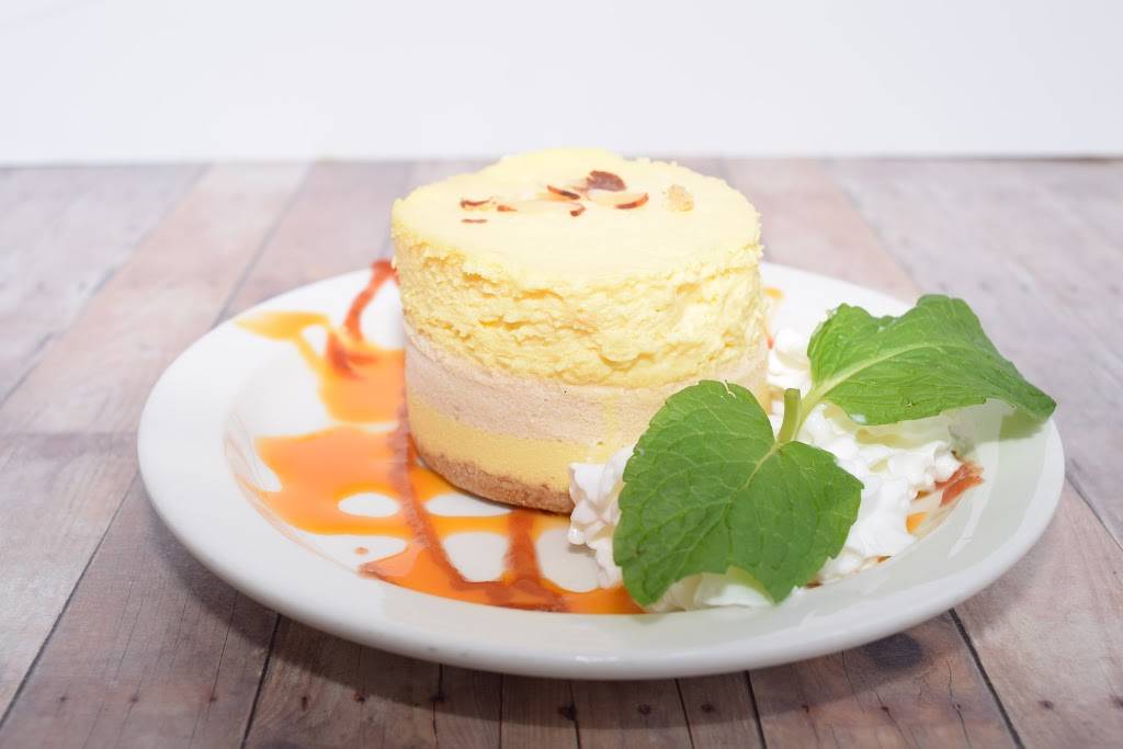 Fernandez the Bull Cuban Cafe & Bar - Midtown | restaurant | 3375 Pine Ridge Rd, Naples, FL 34109, USA | 2396539097 OR +1 239-653-9097