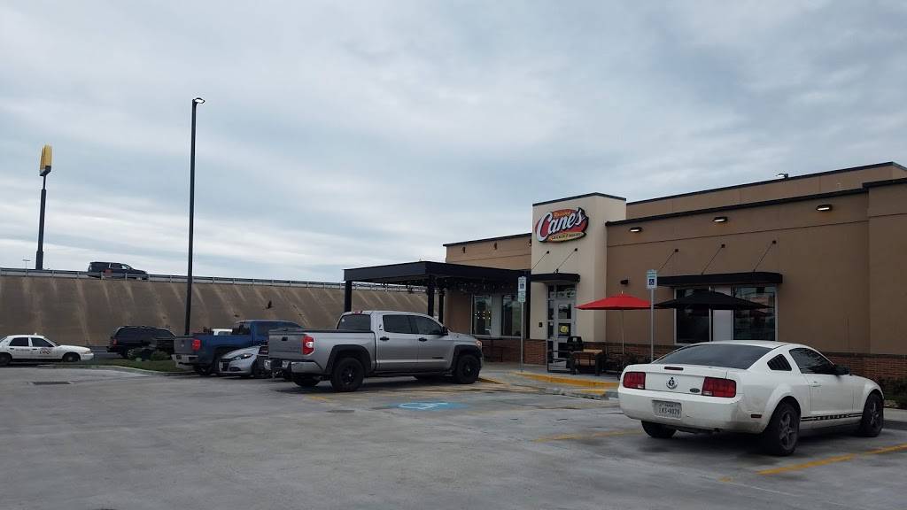 Raising Canes Chicken Fingers | meal takeaway | 5425 S Padre Island Dr Lot 138, Corpus Christi, TX 78411, USA | 3619060838 OR +1 361-906-0838